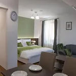 Mecset Apartahotel