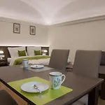 Mecset Apartahotel 4*