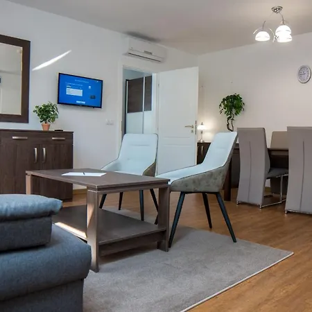 Aparthotel Mecset