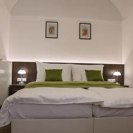 Aparthotel Mecset Eger