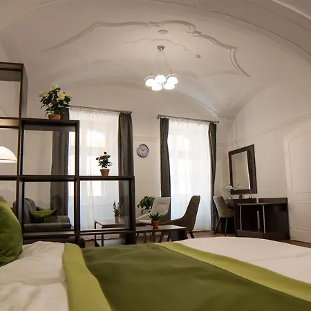 Aparthotel Mecset *
