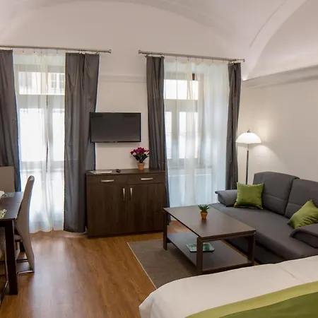 Mecset Aparthotel Eger