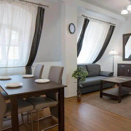 Aparthotel Mecset *
