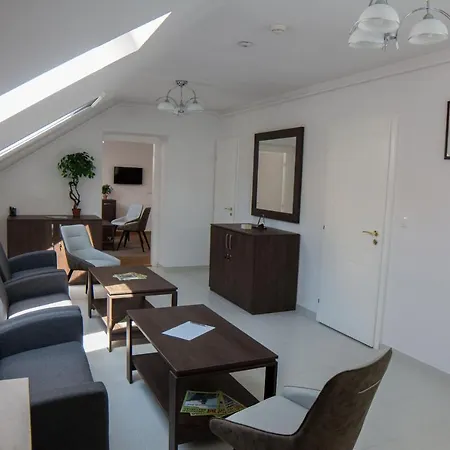 Mecset Apartmanhotel Eger