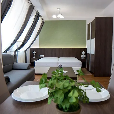 Mecset Aparthotel Erlau